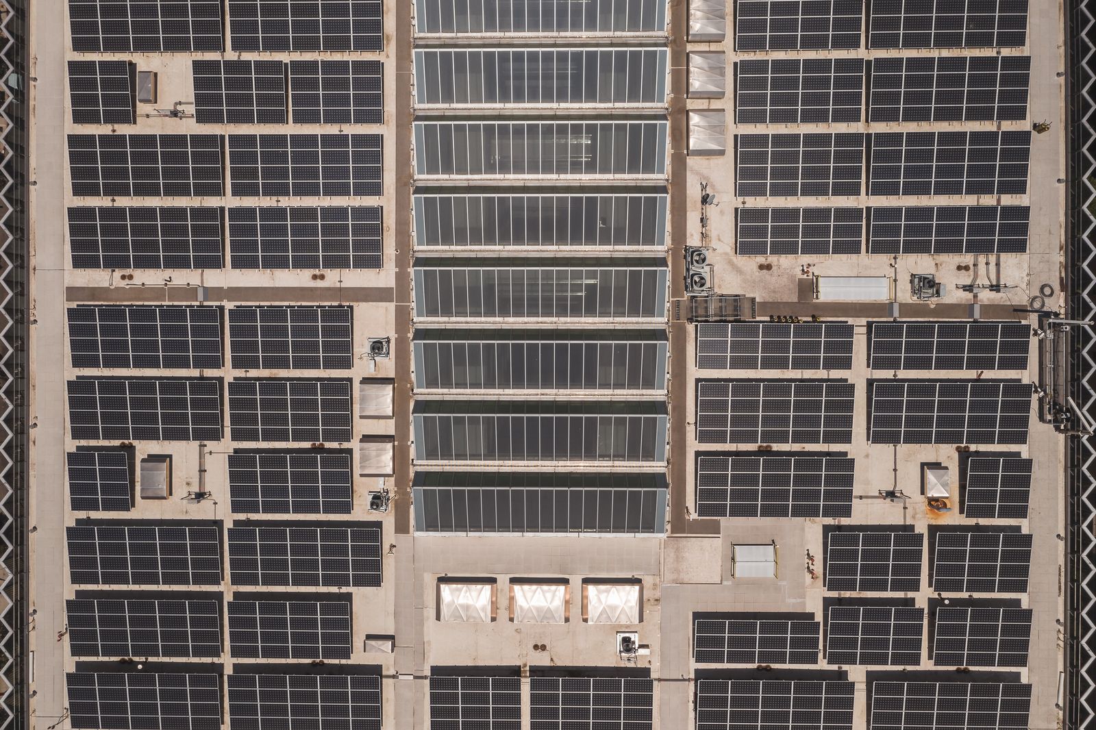 Commercial and industrial power systems